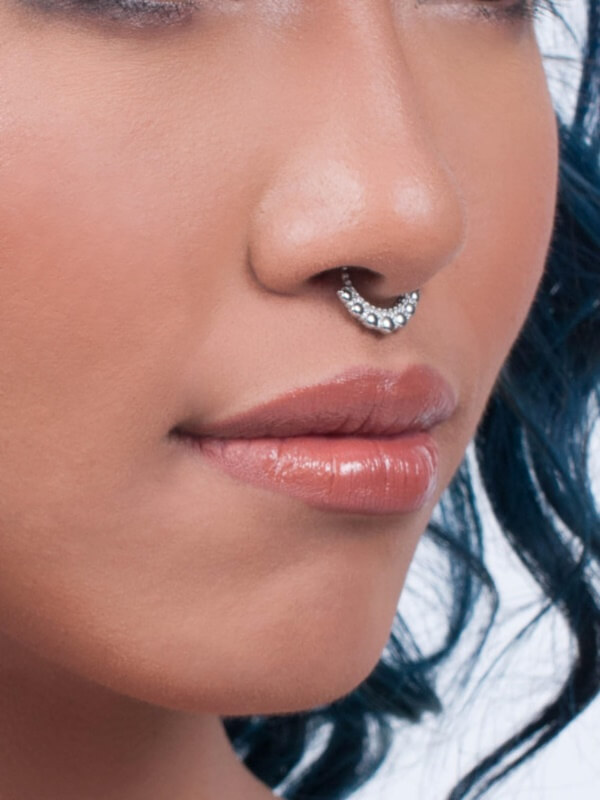 Cute Facial Piercings for Girls to Stand in VOUGUE0041