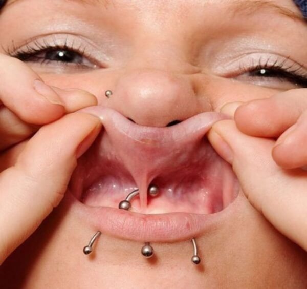 Cute Facial Piercings for Girls to Stand in VOUGUE0331