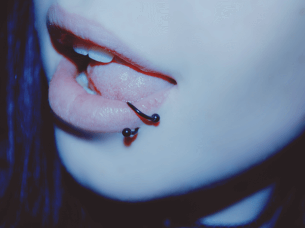 Cute Facial Piercings for Girls to Stand in VOUGUE0541