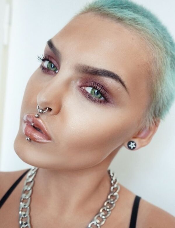 Cute Facial Piercings for Girls to Stand in VOUGUE0561