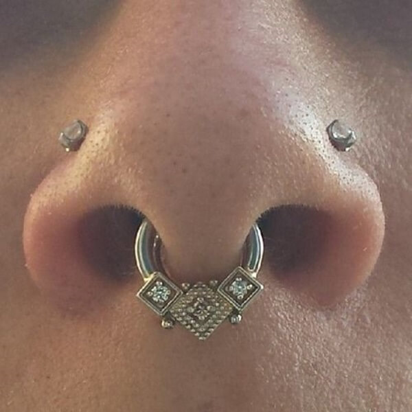 Double Nose Piercing (20)