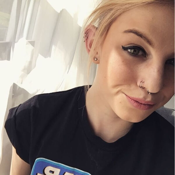 Double Nose Piercing (92)