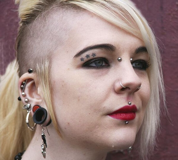 65 Nose Piercing Designs Ranging From Normal To Shocking - Border Tattoo