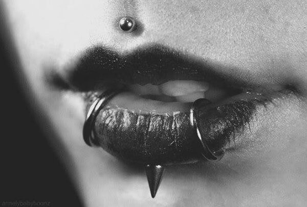 double lip piercing (82)