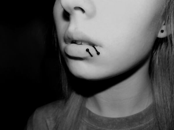 double lip piercing (84)