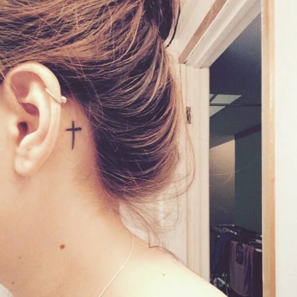 ear-tattoo-designs-ideas-1