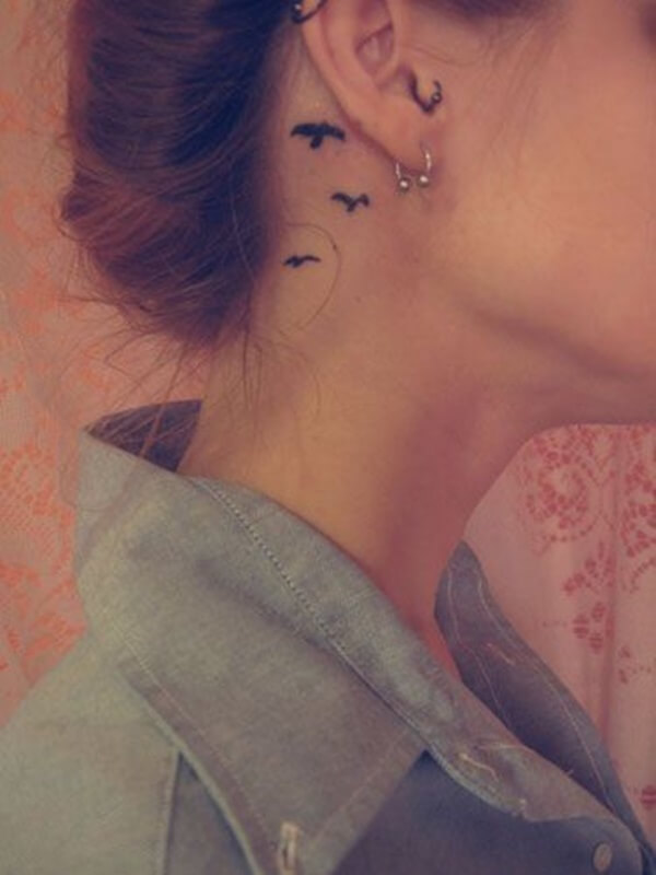 ear-tattoo-designs-ideas-10