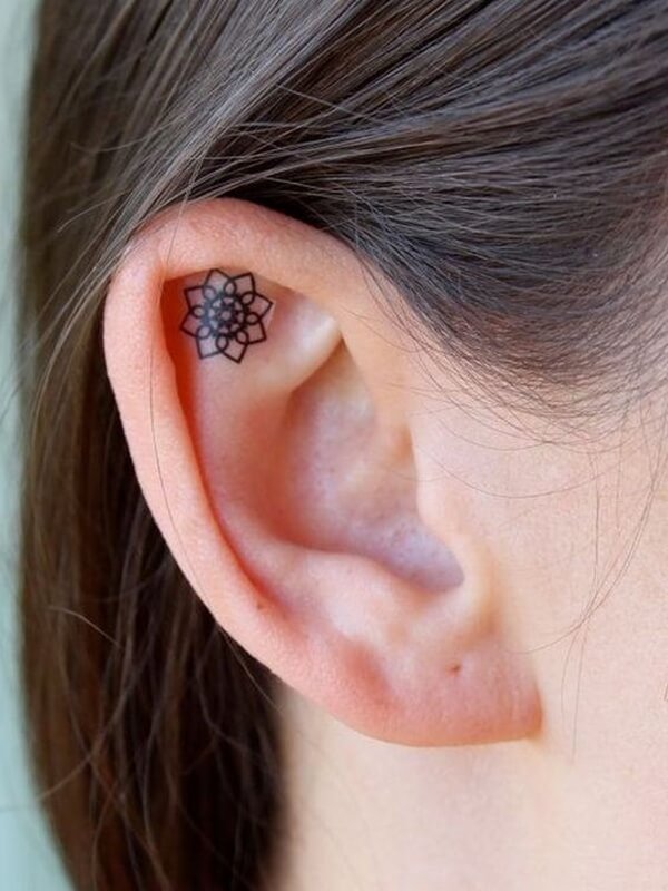 ear-tattoo-designs-ideas-20