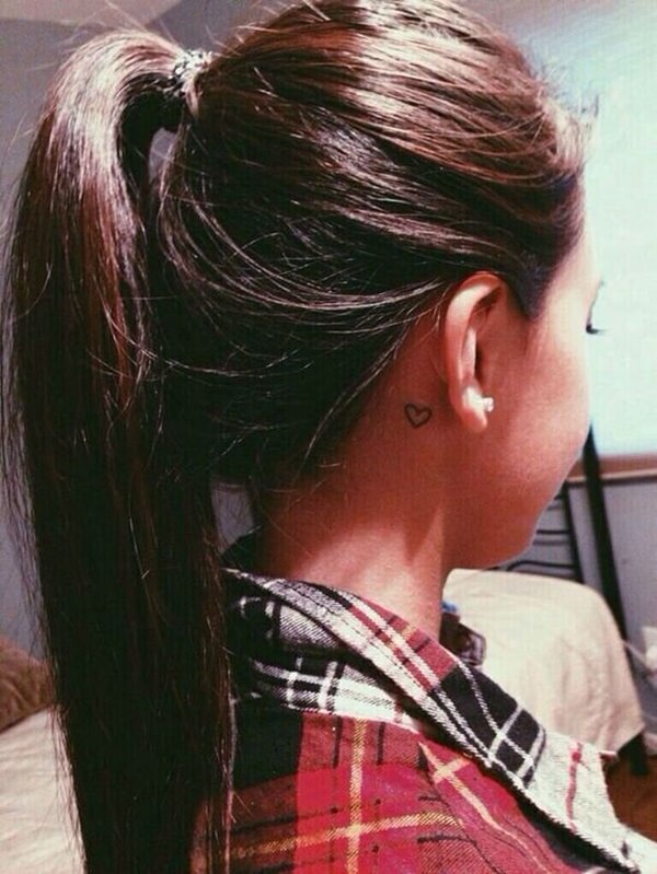 ear-tattoo-designs-ideas-22