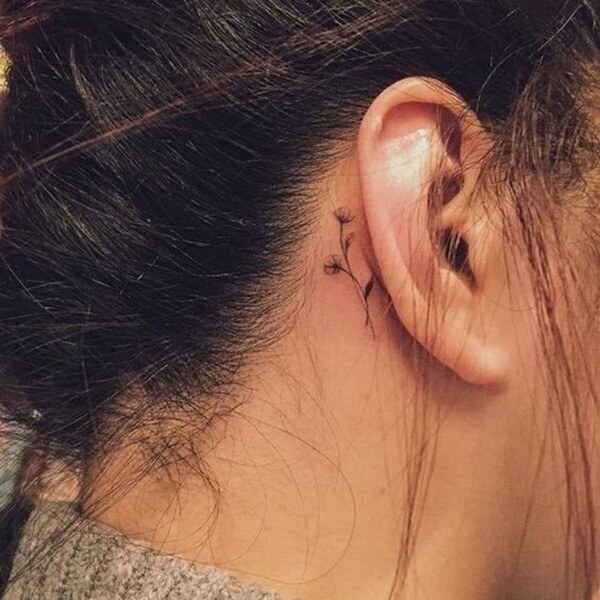 ear-tattoo-designs-ideas-27