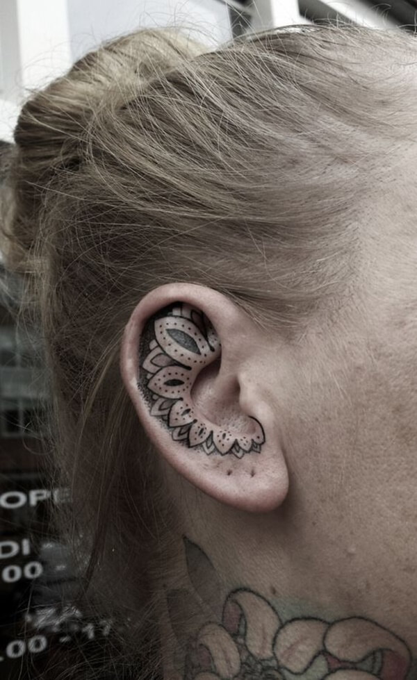 ear-tattoo-designs-ideas-29