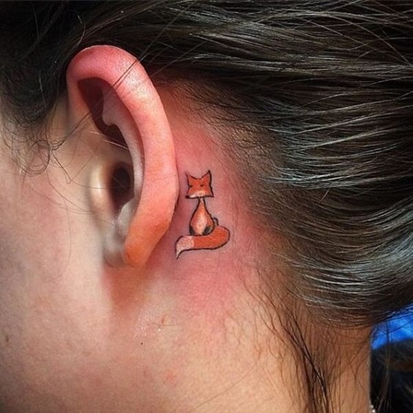 ear-tattoo-designs-ideas-41