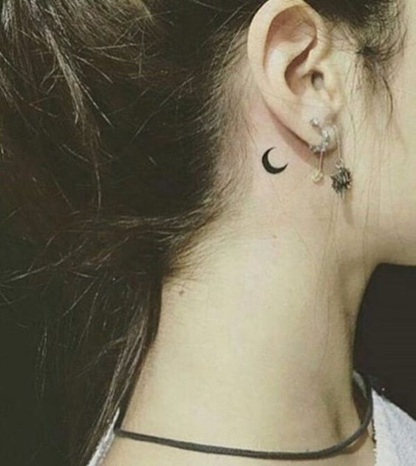 ear-tattoo-designs-ideas-44