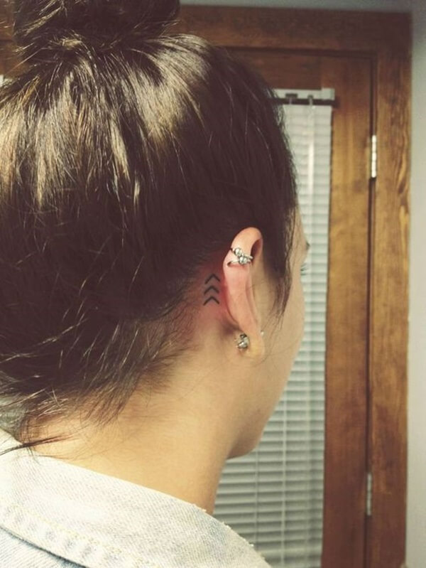 ear-tattoo-designs-ideas-47