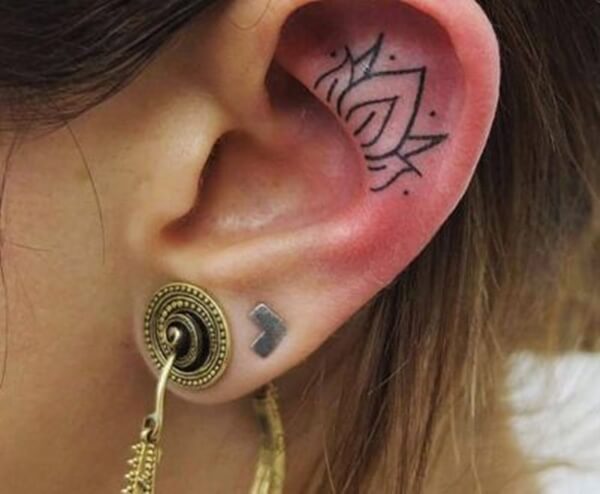 ear-tattoo-designs-ideas-8