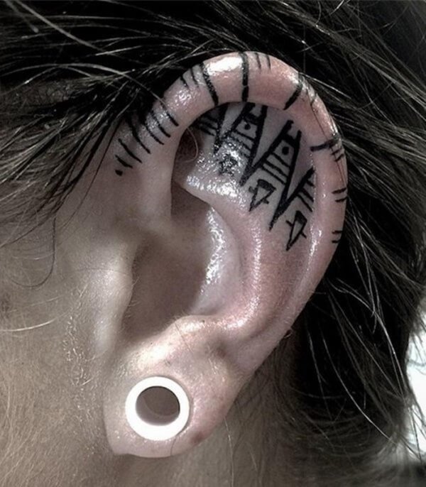 ear-tattoo-designs-ideas-81