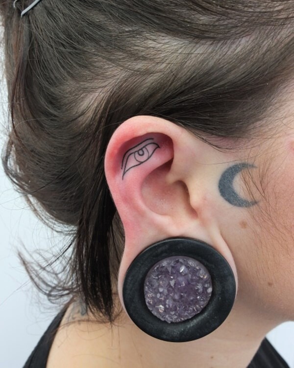 ear-tattoo-designs-ideas-90