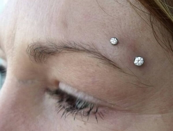 eyebrow piercing (33)