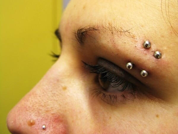 eyebrow piercing (50)