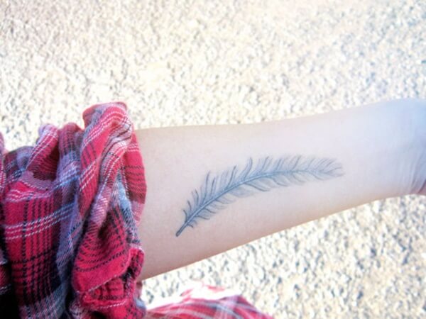 feather-tattoo-designs-60