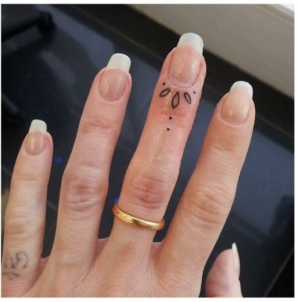 finger-tattoo-designs-1