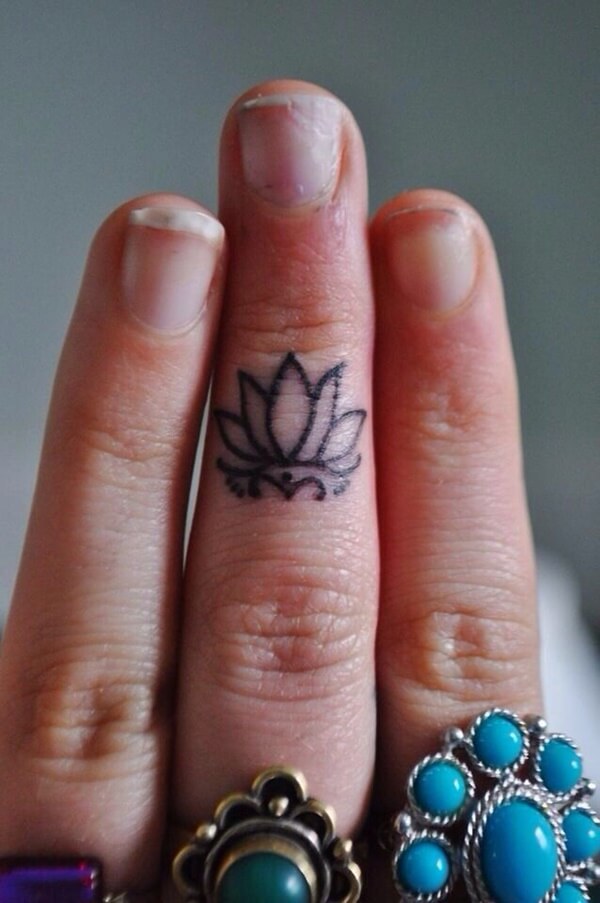 finger-tattoo-designs-32