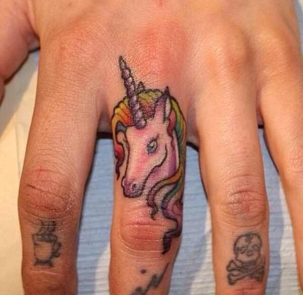 finger-tattoo-designs-35