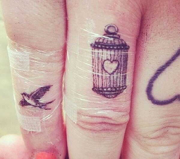 finger-tattoo-designs-37