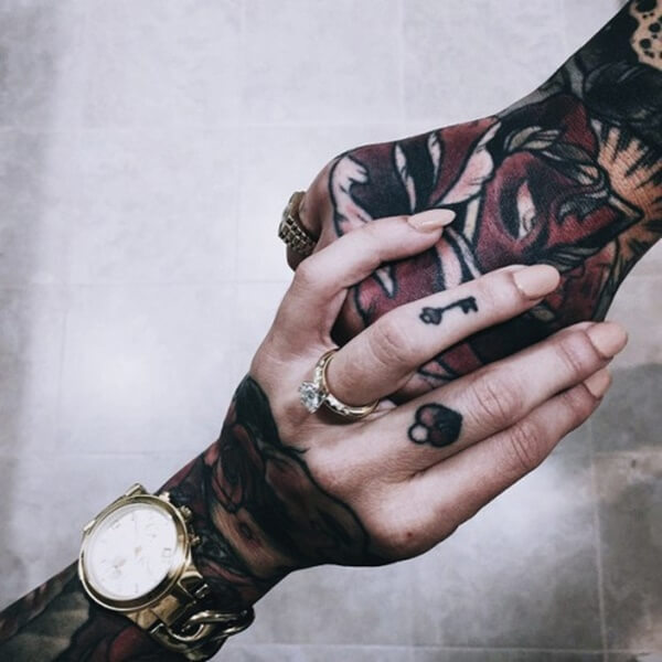 finger-tattoo-designs-95