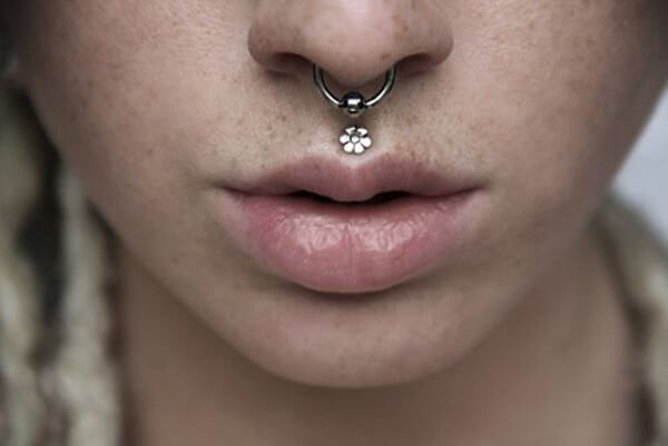 philtrum piercing (13)