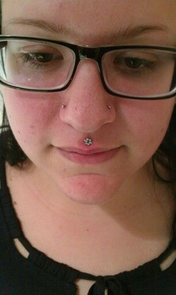 philtrum piercing (30)