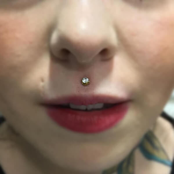 philtrum piercing (34)