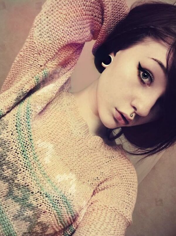 philtrum piercing (54)