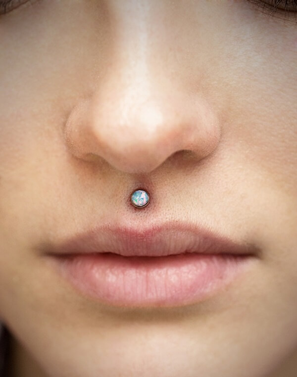 philtrum piercing (77)