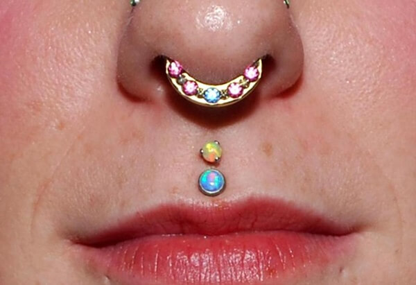 philtrum piercing (85)