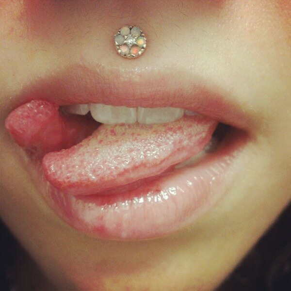 philtrum piercing (87)