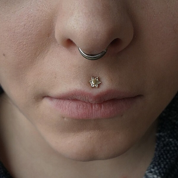 philtrum piercing (93)